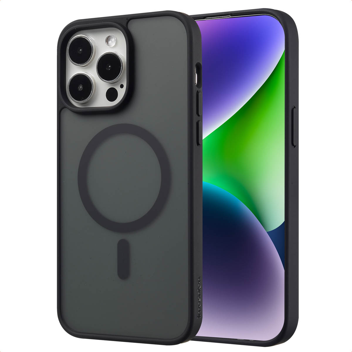 Coque de téléphone noire avec un téléphone noir. Montre un anneau magnétique et une découpe de caméra, fond blanc.