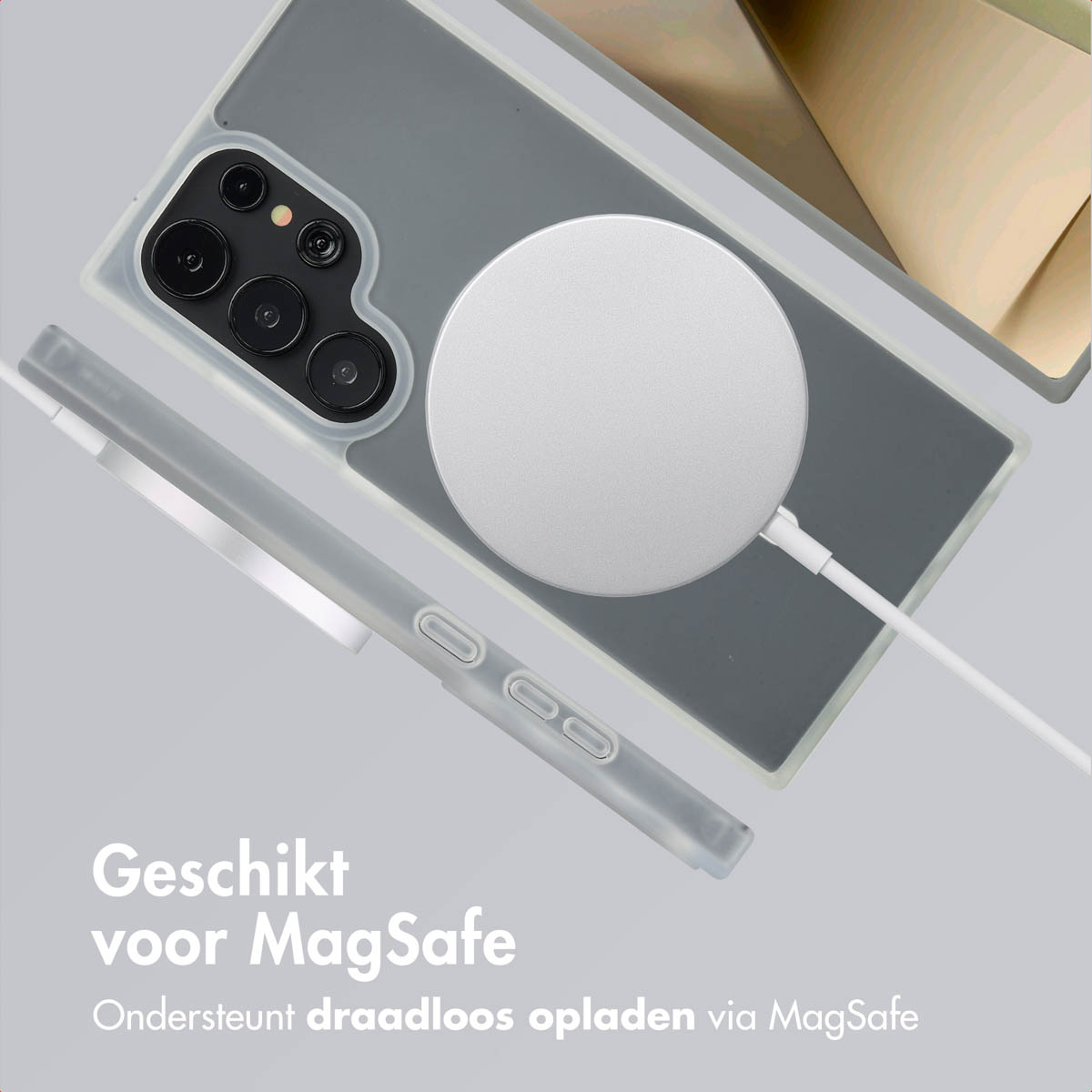 Coque de téléphone blanche avec chargeur blanc. Le texte dit : Compatible MagSafe. Prend en charge la charge sans fil via MagSafe.