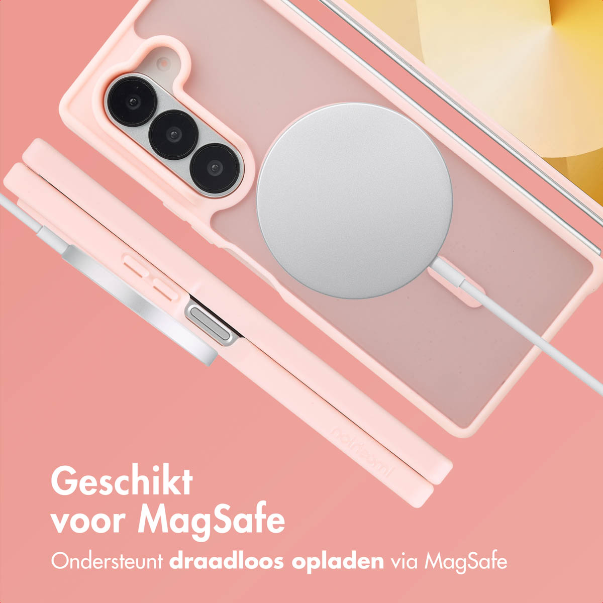 Roze telefoonhoes met witte oplader. Tekst zegt: Geschikt voor MagSafe. Ondersteunt draadloos opladen via MagSafe.