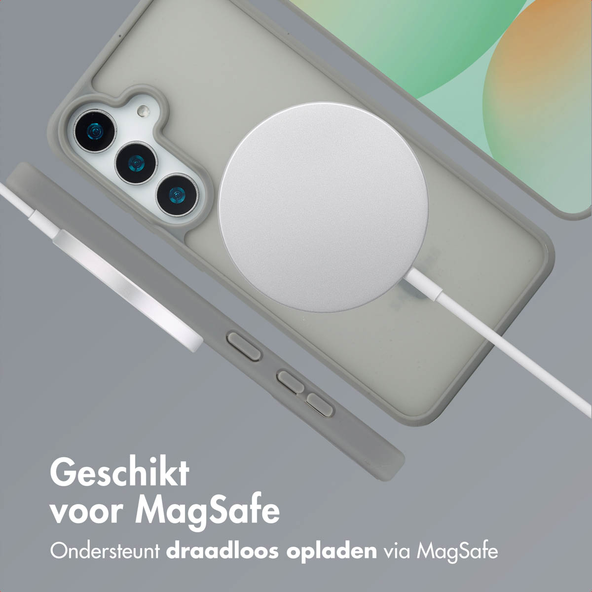 Telefoonhoesje met MagSafe-oplader bevestigd. Een telefoon op de achtergrond. Tekst onderaan.