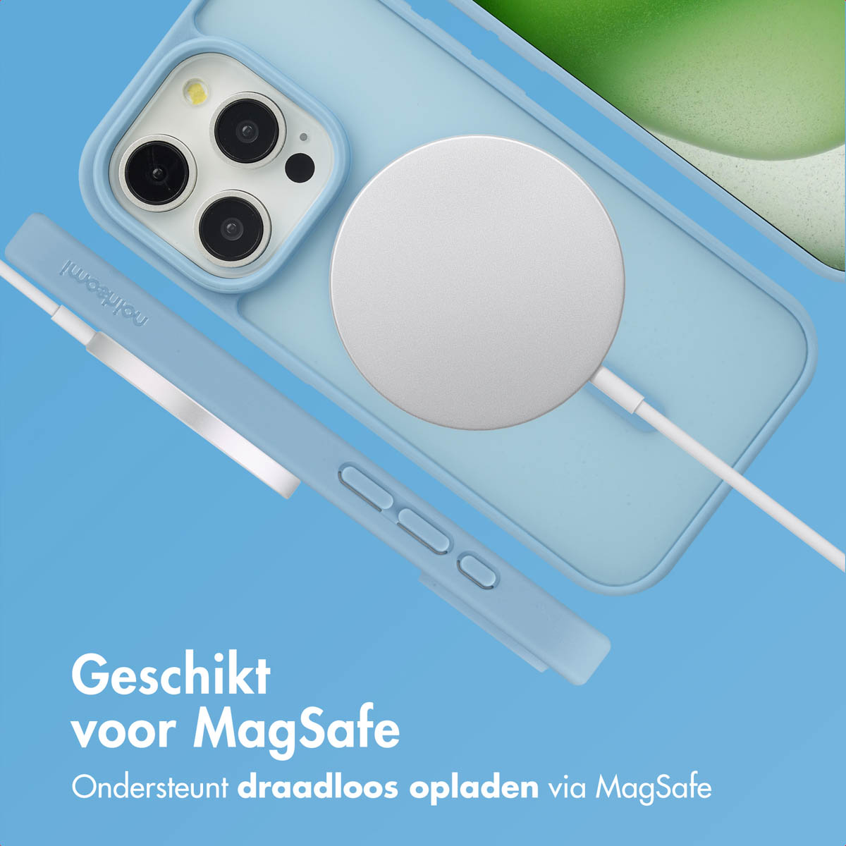 Telefoon in blauwe hoes met MagSafe-lader en accessoires. Tekst: 'Geschikt voor MagSafe'.