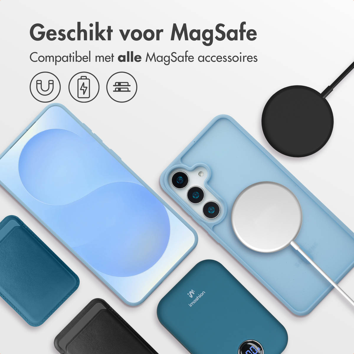 Immagine di telefoni, custodie, un pad di ricarica e altri accessori. Il testo in alto recita: Adatto per MagSafe.
