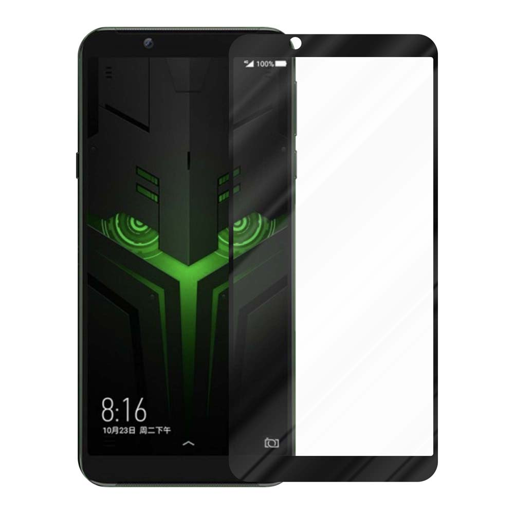 Uno smartphone nero con una protezione per lo schermo. Il telefono mostra un logo verde e l'ora.