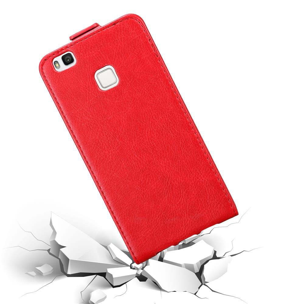 Una custodia per telefono rossa cade su blocchi bianchi frantumati. Ha un ritaglio per la fotocamera.