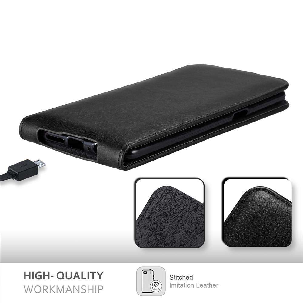 Schwarze Handyhülle. Ein Ladekabel ist links. Der Text lautet 'High-Quality Workmanship' und 'Stitched'.