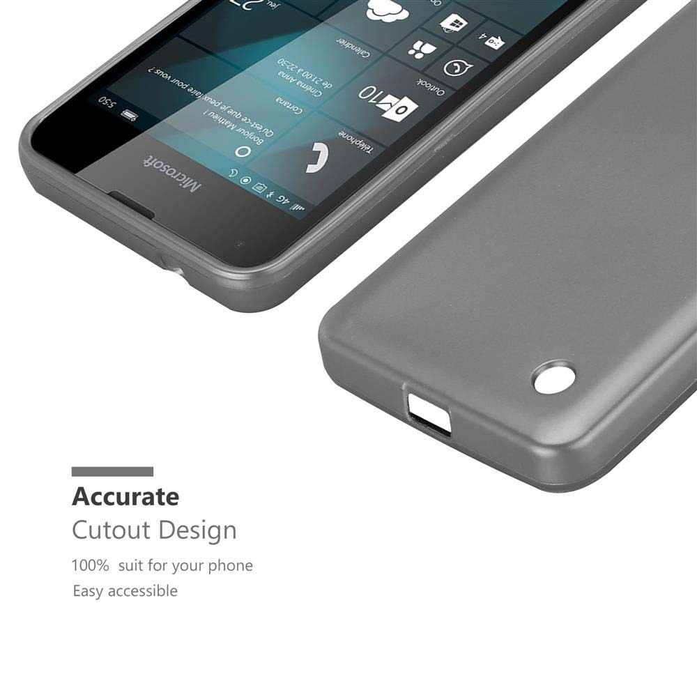 Un teléfono en una funda gris con texto sobre diseño de corte preciso.