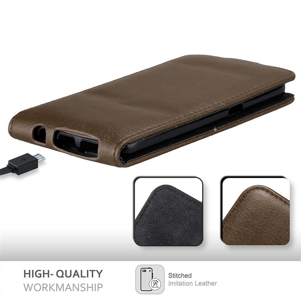 Eine braune Handyhülle mit einem schwarzen Telefon darin. Merkmale sind hochwertige Verarbeitung und genähtes Kunstleder.