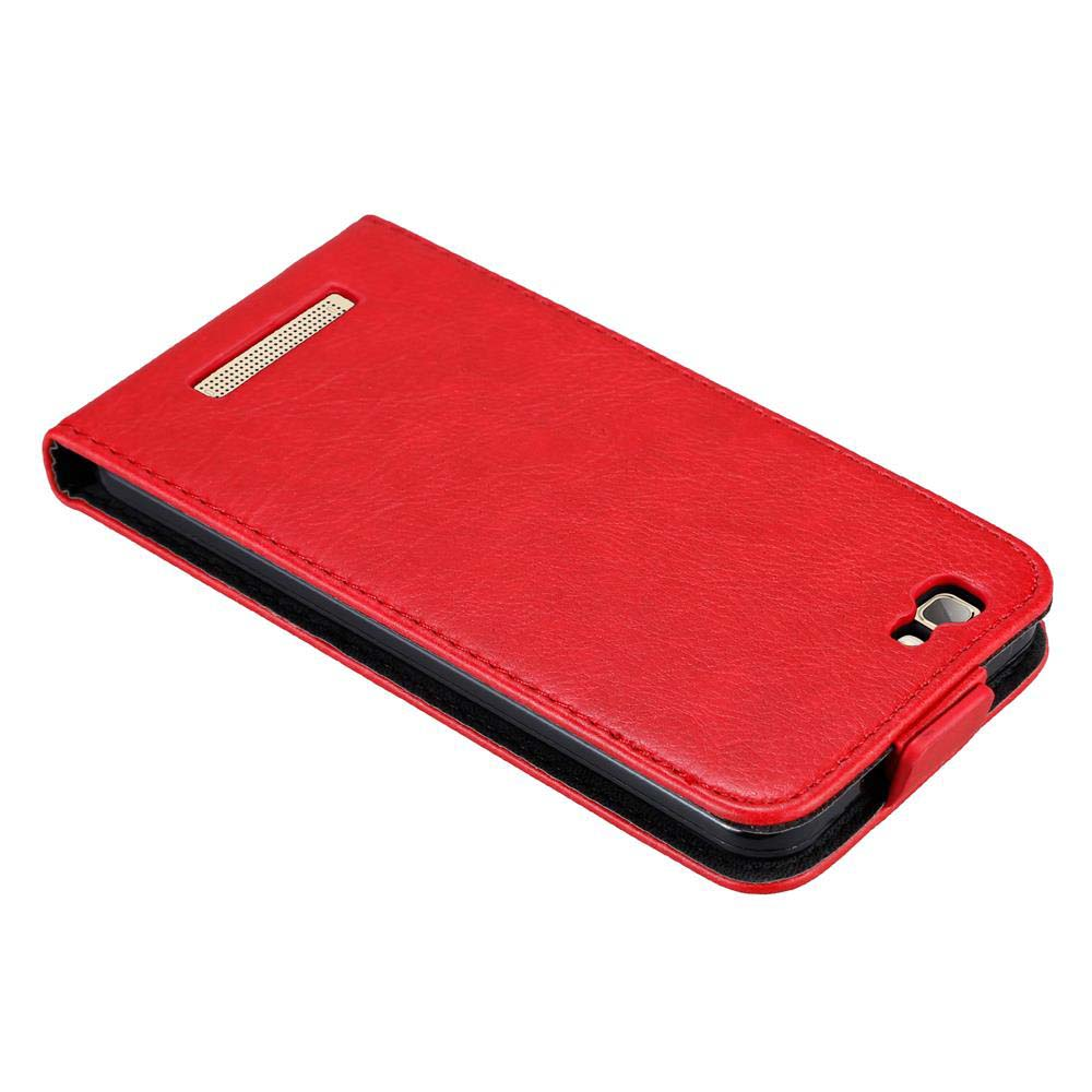 Custodia rossa per telefono. Materiale similpelle strutturato. Dettaglio dorato. Sfondo bianco.