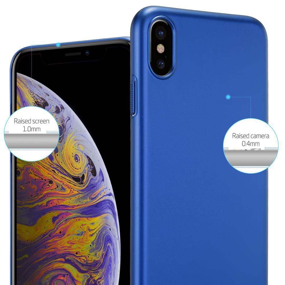 Primo piano di un telefono con una custodia blu. Mostra lo schermo e i bordi rialzati della fotocamera e dello schermo.