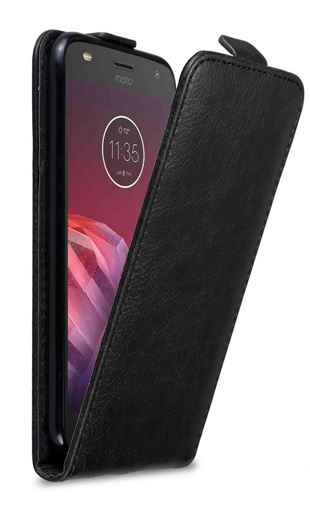 Teléfono negro en funda de cuero negro, mostrando la pantalla, con la funda abierta y doblada.