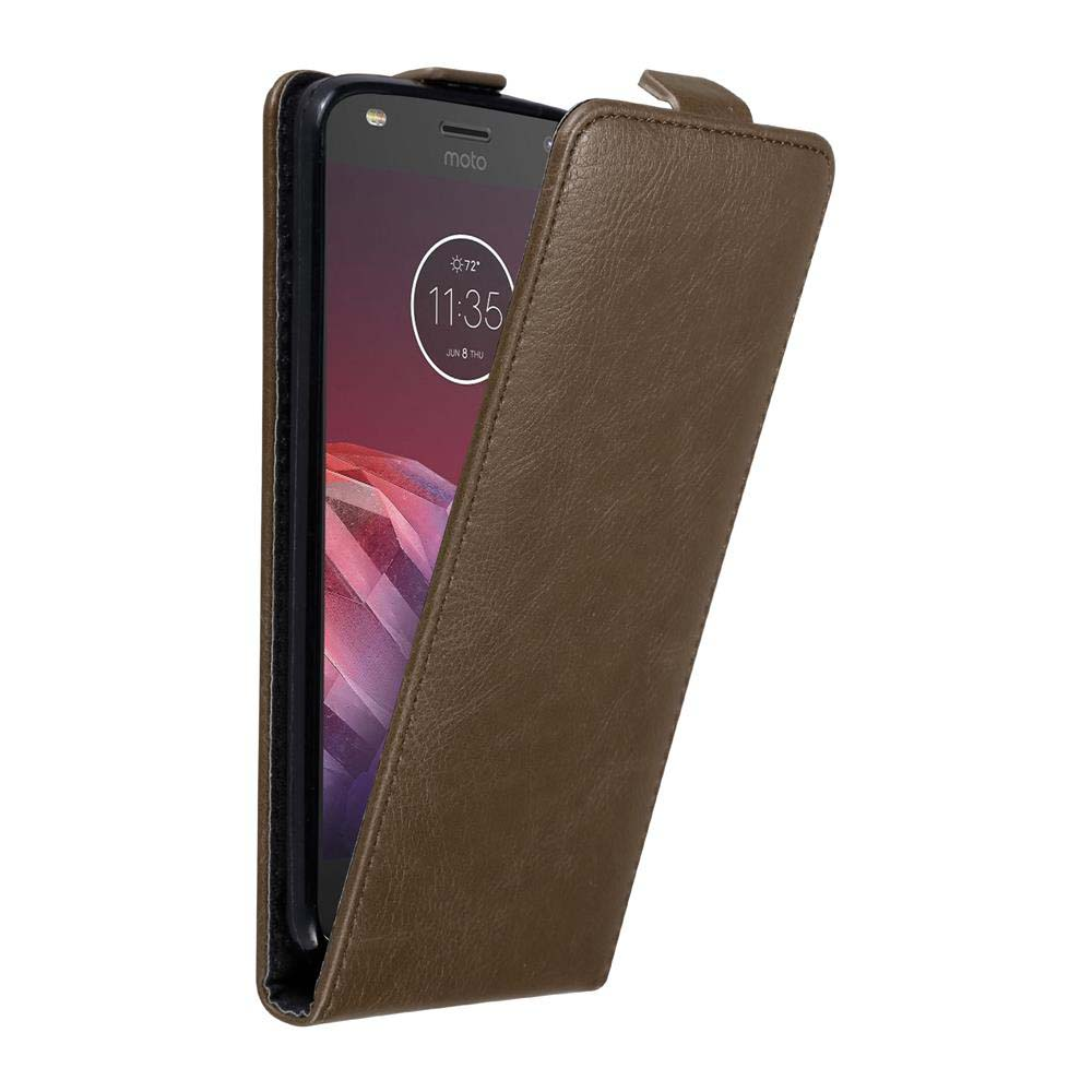 Funda de teléfono marrón con un teléfono dentro. Tiene una tapa abierta.