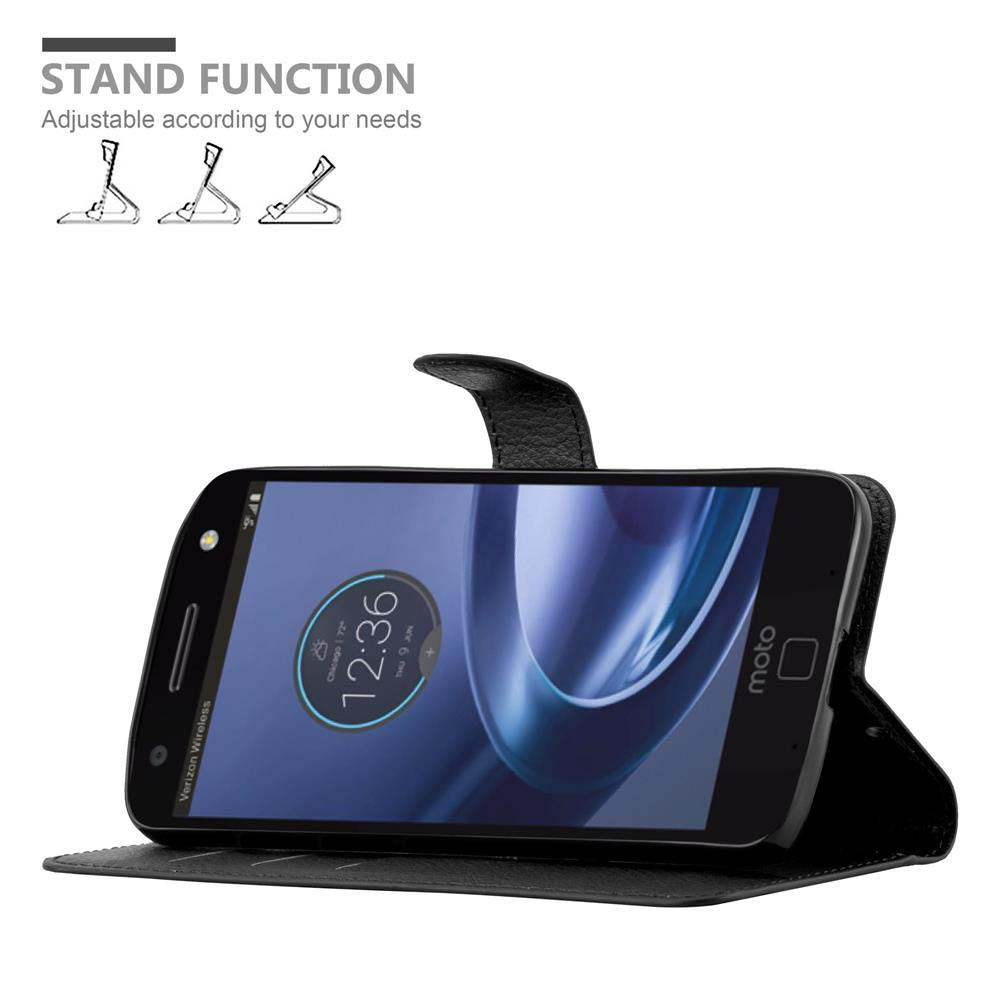 Un telefono nero in una custodia di pelle, aperto e in piedi, con l'immagine di uno schermo.