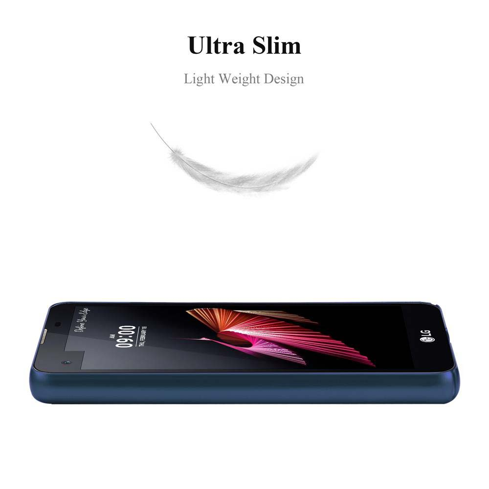 Ein Telefon in einer blauen Hülle, von der Seite gezeigt, mit einer Feder, die darüber schwebt.
