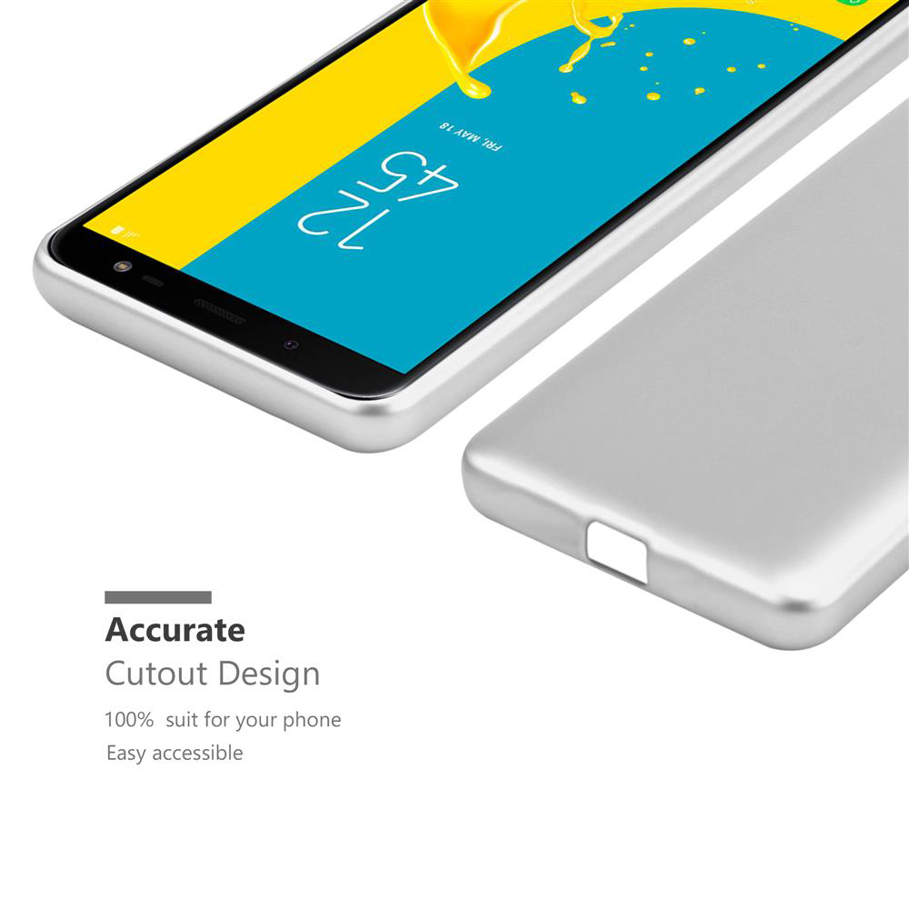 Un telefono in una custodia argentata. Il design ritagliato è visibile. Mostra il design accurato e l'accessibilità della custodia del telefono.
