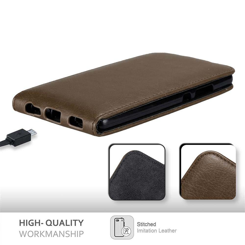 Funda de teléfono marrón. Teléfono dentro de la funda. Cable y un pequeño diagrama de la funda.