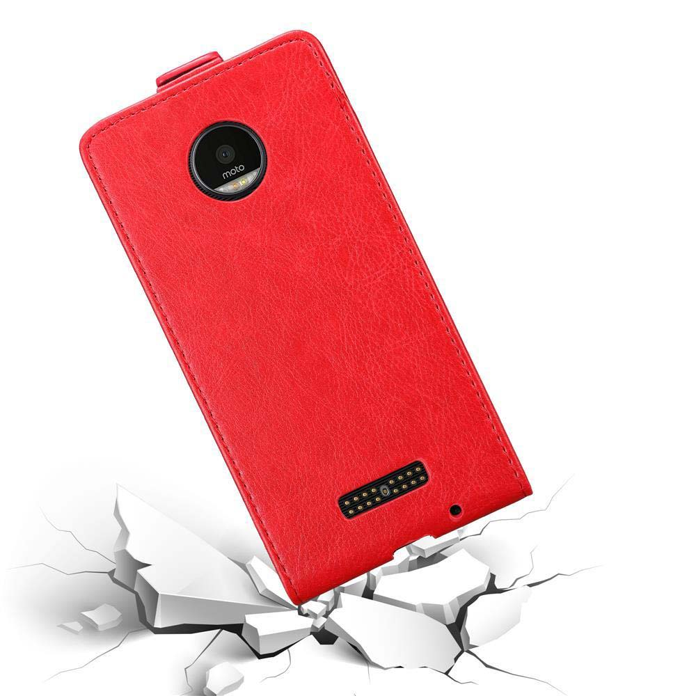 Custodia per telefono rossa con telefono dentro, superficie incrinata sotto. La custodia cade, mostrando danni.