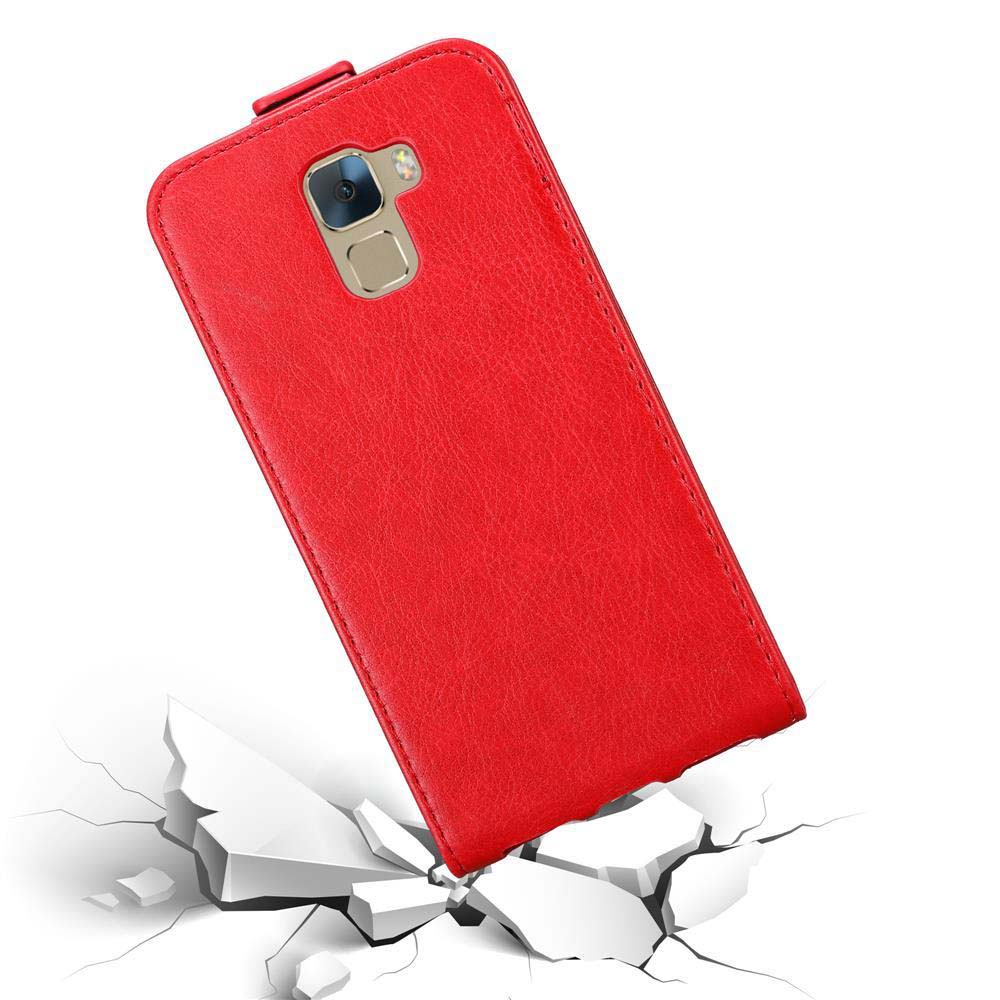 Una custodia per telefono rossa in aria, con crepe sottostanti, e apertura per la fotocamera.