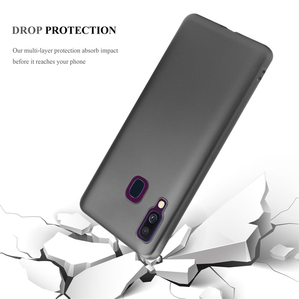 Una custodia grigia per telefono angolata, con telefono all'interno, e crepe che suggeriscono protezione dalle cadute.