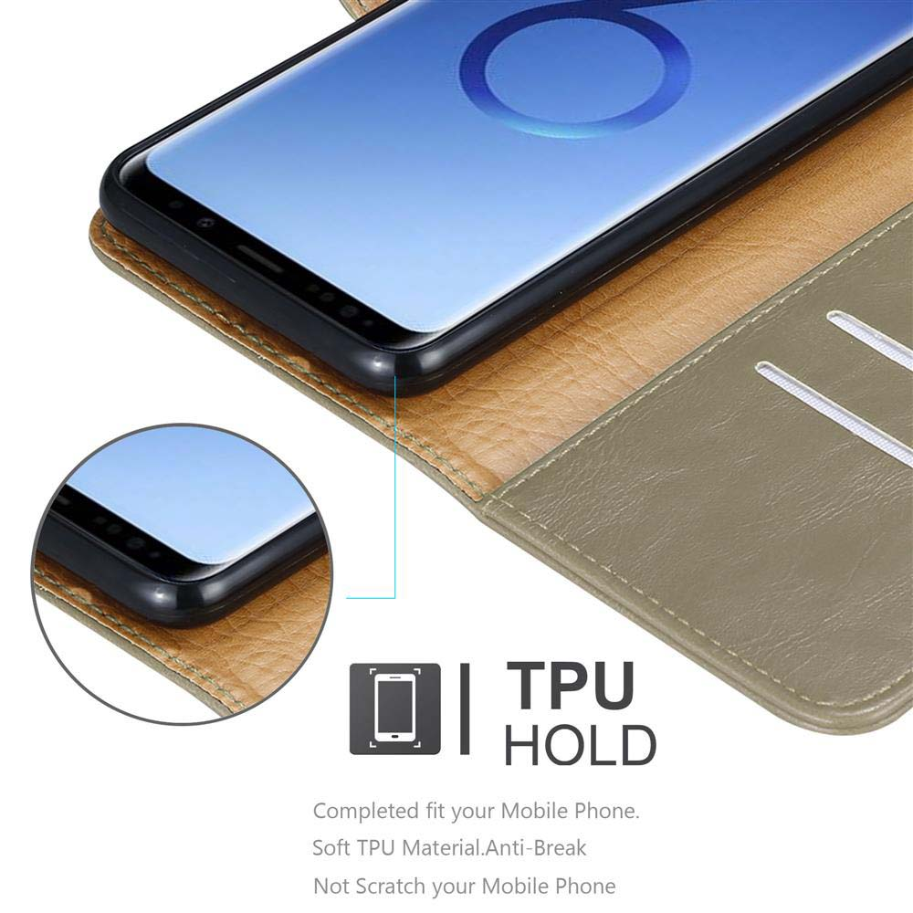 Smartphone in custodia, che mostra la protezione dei bordi e il supporto in TPU. Testo: montaggio completo, materiale TPU morbido.