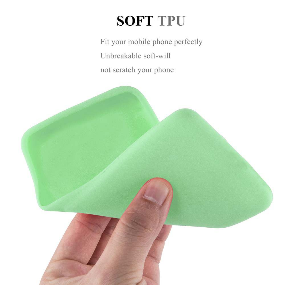 Eine Hand hält eine grüne Handyhülle. Die Hülle ist flexibel und zeigt das verwendete Material.