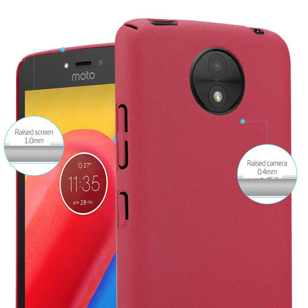Smartphone con custodia rossa, schermo mostra data e ora, con dettagli evidenziati dello schermo e della fotocamera rialzati.