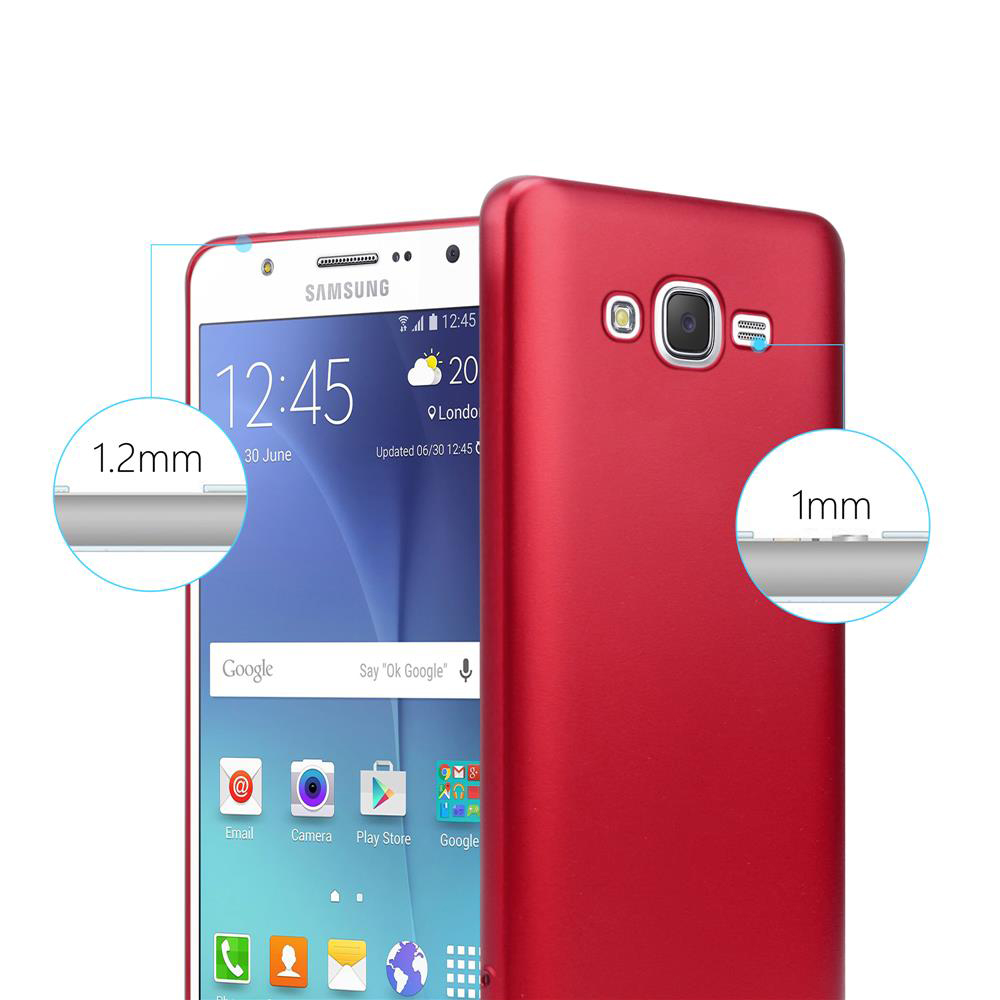 Eine rote Handyhülle liegt neben einem weißen Samsung-Telefon, das Zeit und Google-App-Symbole anzeigt.