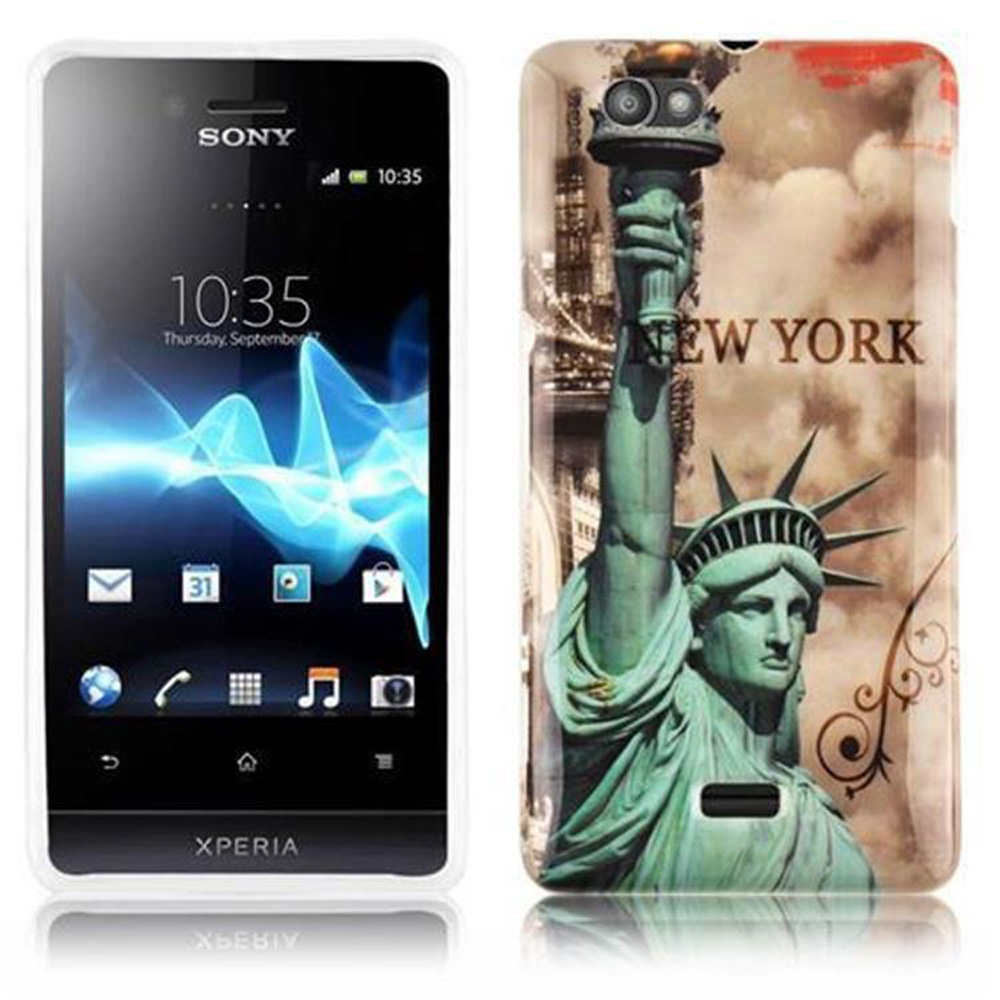 Ein Samsung-Telefon mit Hülle, die eine Straßenszene von New York City zeigt. Das Telefon steht auf weißem Hintergrund.