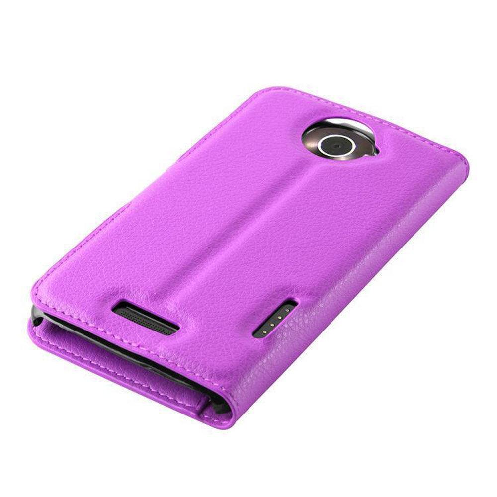 Custodia viola con telefono, isolata su sfondo bianco.