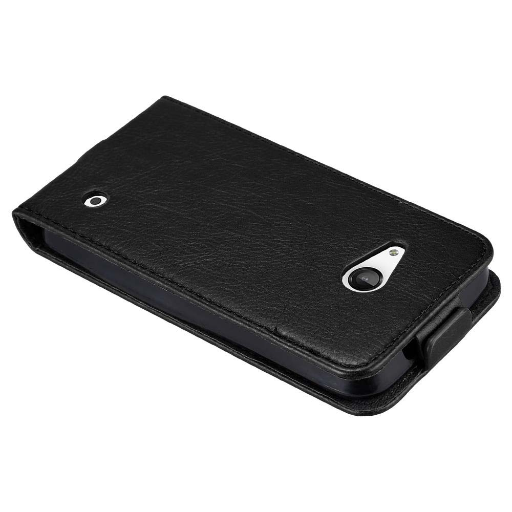 Custodia per telefono nera, aperta. La custodia ha un foro per la fotocamera e una forma di telefono.