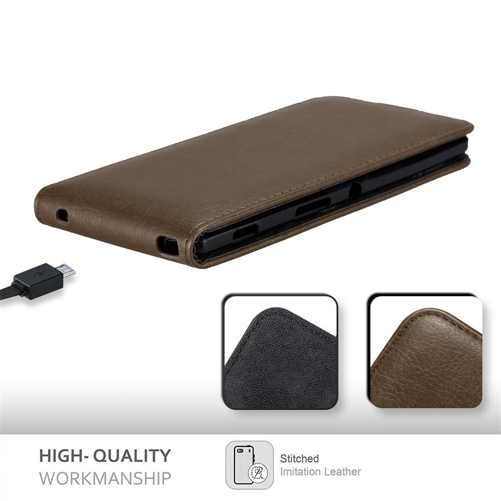 Una funda de teléfono marrón con un teléfono dentro. La funda está cerrada, mostrando el teléfono.