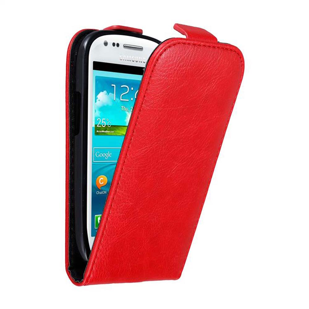 Eine rote Handyhülle geöffnet, die ein weißes Handy zeigt. Das Handy zeigt seinen Bildschirm.