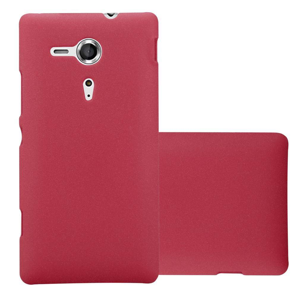 Se muestra una funda de teléfono roja. La funda está sobre un fondo blanco. Otra funda está al lado de la primera.