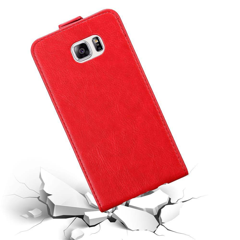 Custodia rossa per telefono. Il telefono è nella custodia. La custodia è inclinata su una superficie incrinata.