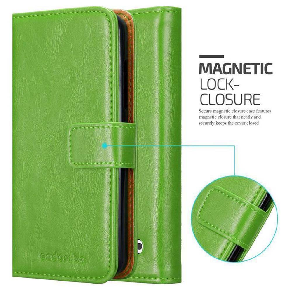 Custodia per telefono verde con chiusura magnetica. La custodia è chiusa. L'interno è marrone.