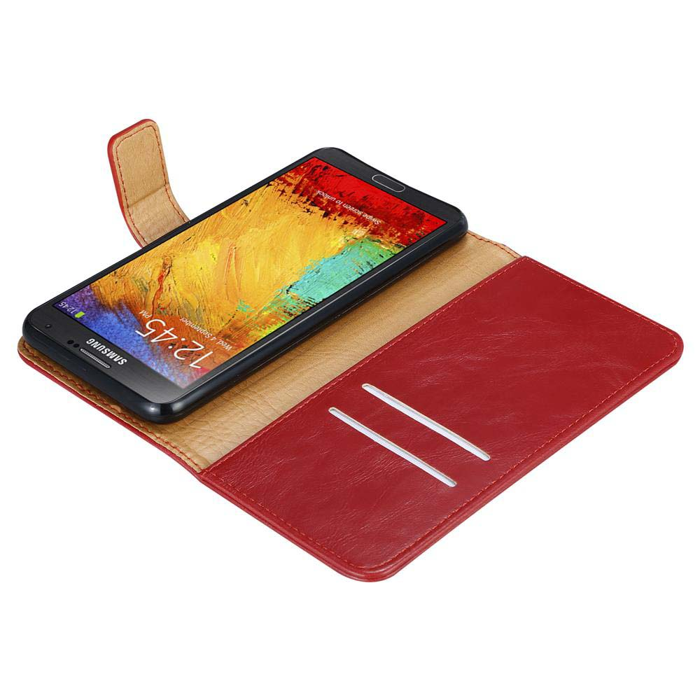 Una funda roja para teléfono está abierta, con un teléfono dentro. El teléfono muestra la hora 12:45 y la fecha.