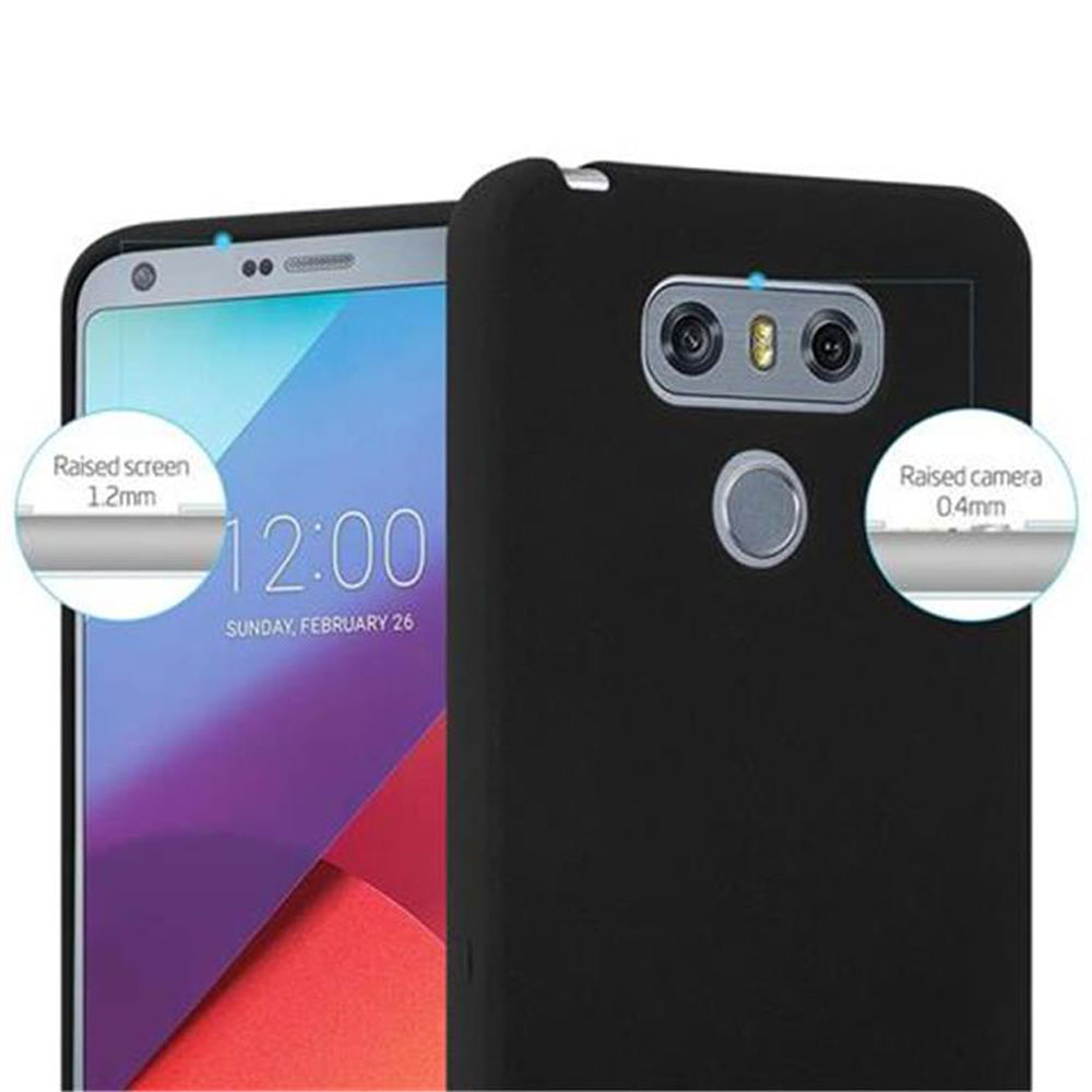 Custodia nera per telefono con un telefono all'interno. Testo: Schermo e fotocamera rialzati. La custodia è accanto al telefono.