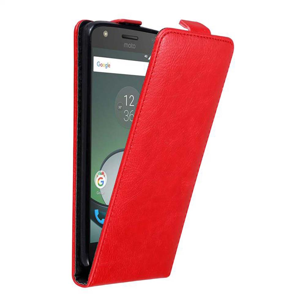 Custodia rossa per telefono con un telefono all'interno. Il telefono mostra l'ora e un'icona di Google.