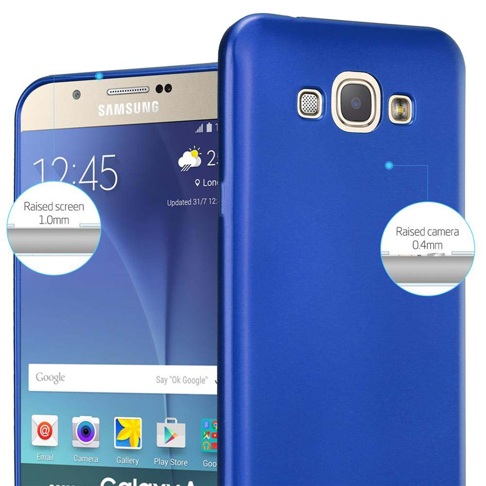 Blaue Handyhülle auf einem Telefon. Bildschirm und Kamera sind erhöht. Weißer Hintergrund.