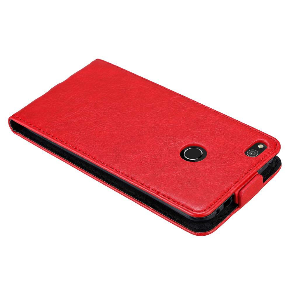 Custodia rossa per telefono, con foro per fotocamera visibile, su sfondo bianco.