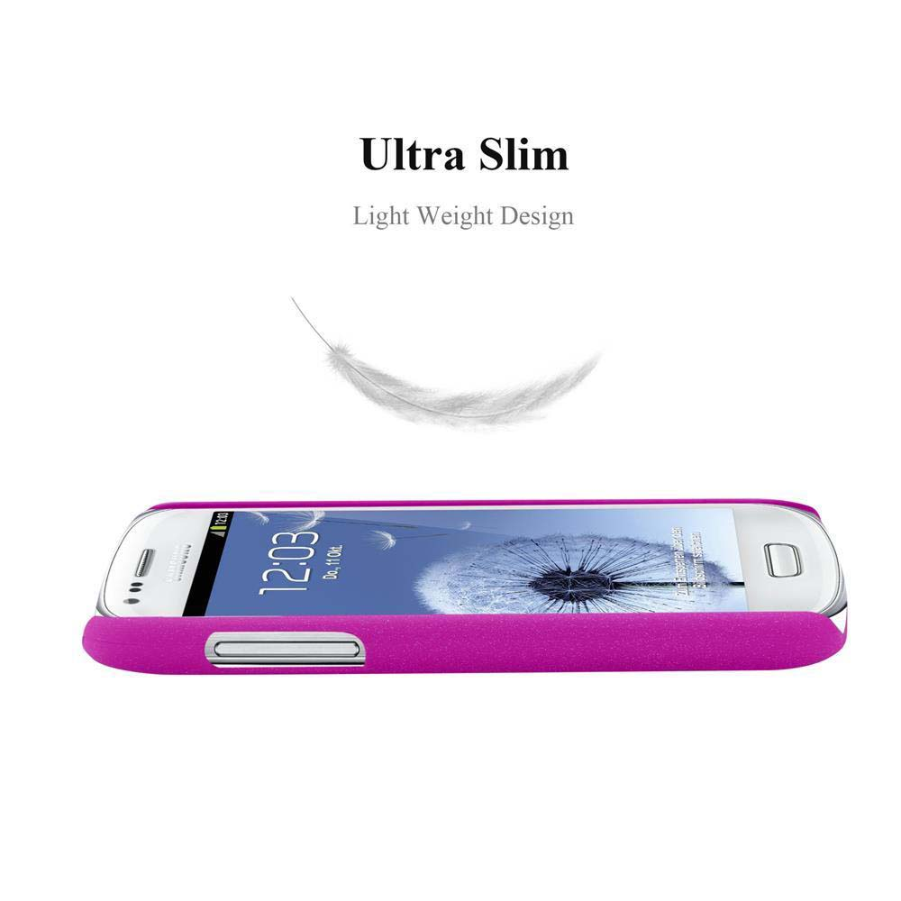 Un telefono in una custodia rosa. Una piuma fluttua sopra. Testo: 'Ultra Slim Light Weight Design'.