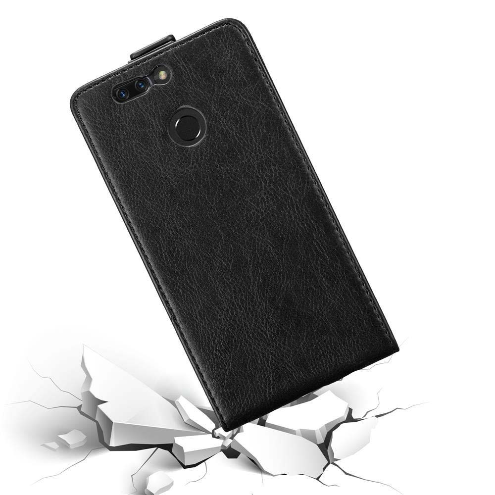 Schwarze Handyhülle, die auf einen zerbrochenen weißen Boden fällt.