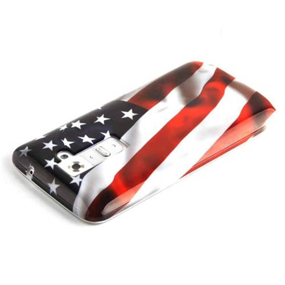 Una custodia per telefono con la bandiera americana. Le aperture della fotocamera e del flash del telefono sono visibili.