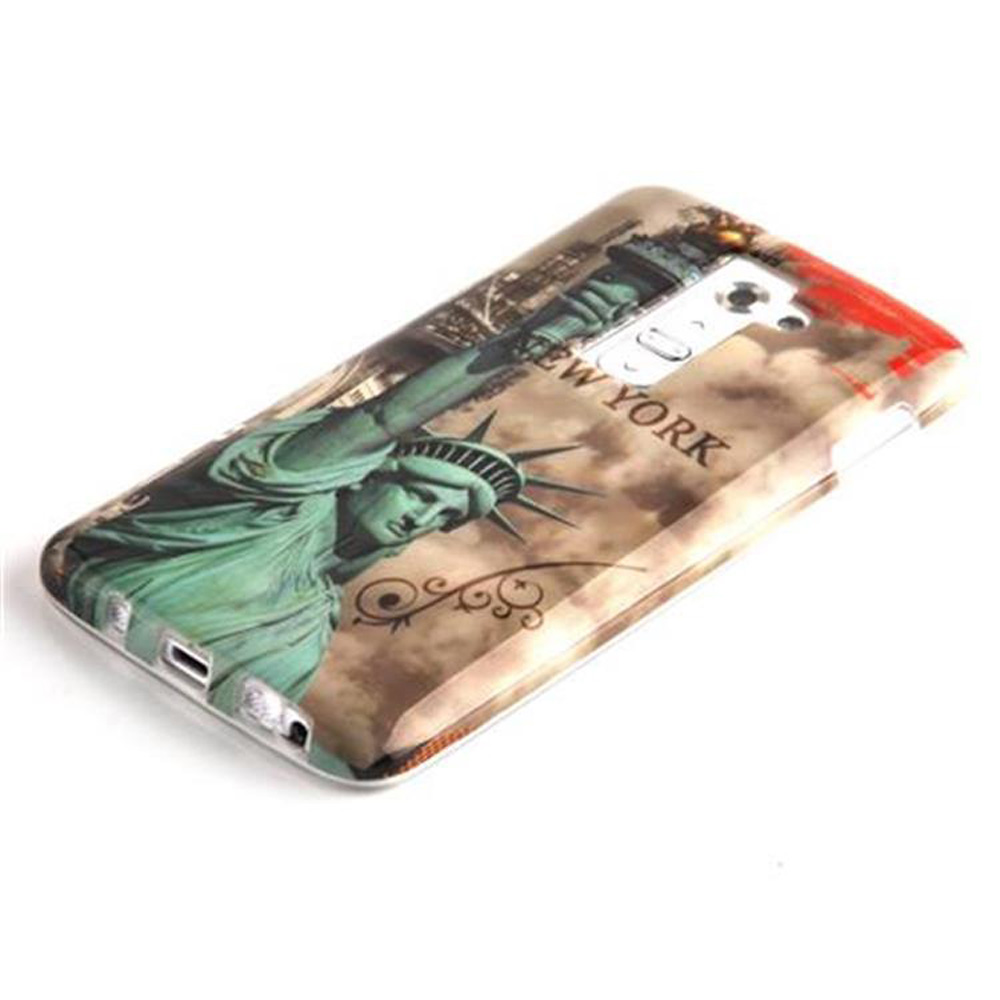 Custodia per telefono con scena di New York. La custodia è su una superficie bianca. La Statua della Libertà è visibile.