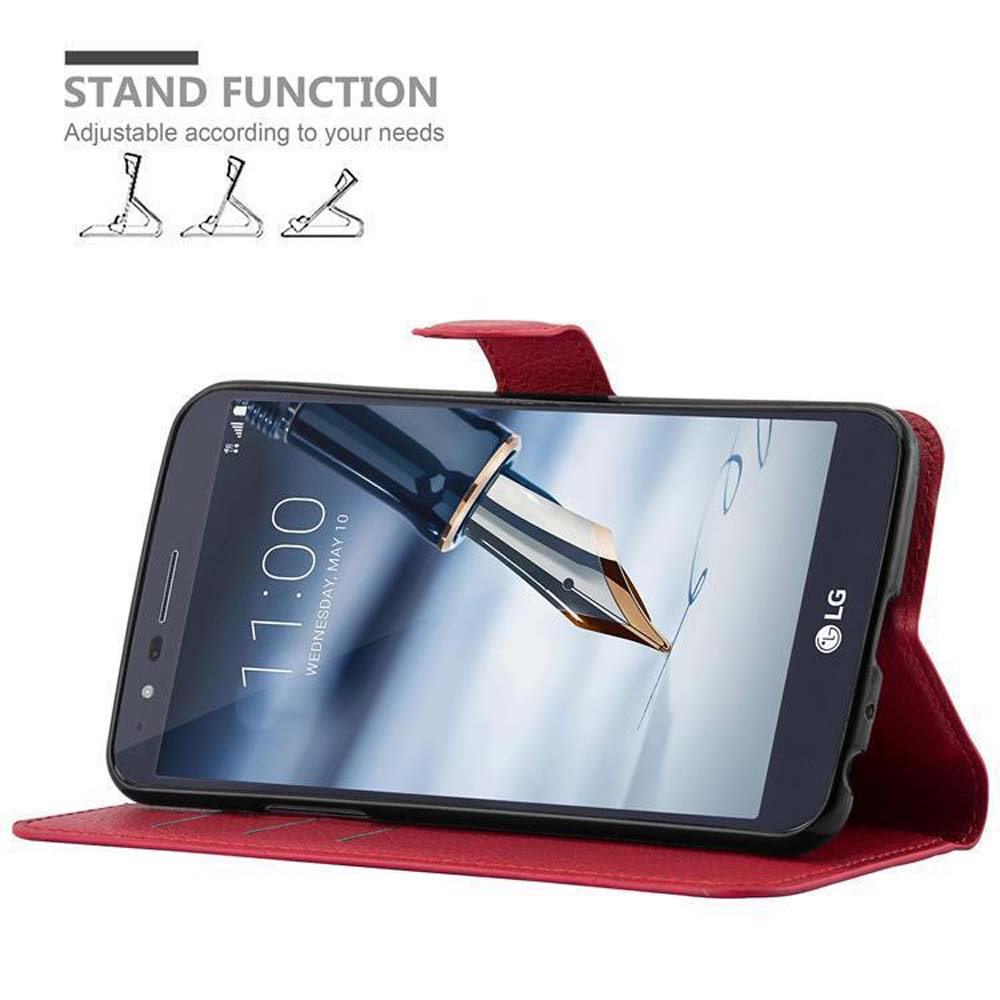 Custodia per telefono in pelle rossa aperta, con un telefono con un disegno a penna sullo schermo. Il telefono è su un tavolo.