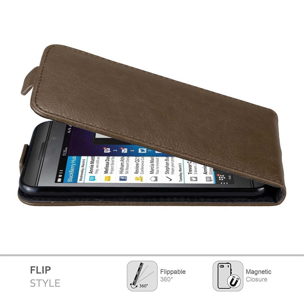Eine braune Leder-Handyhülle wird gezeigt. Sie öffnet sich und zeigt ein Telefon mit Blackberry Hub-Oberfläche.