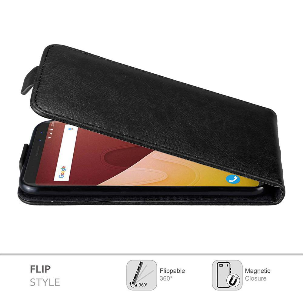 Geöffnete schwarze Handyhülle. Telefon mit Google-Suchleiste sichtbar. Flip-Design.