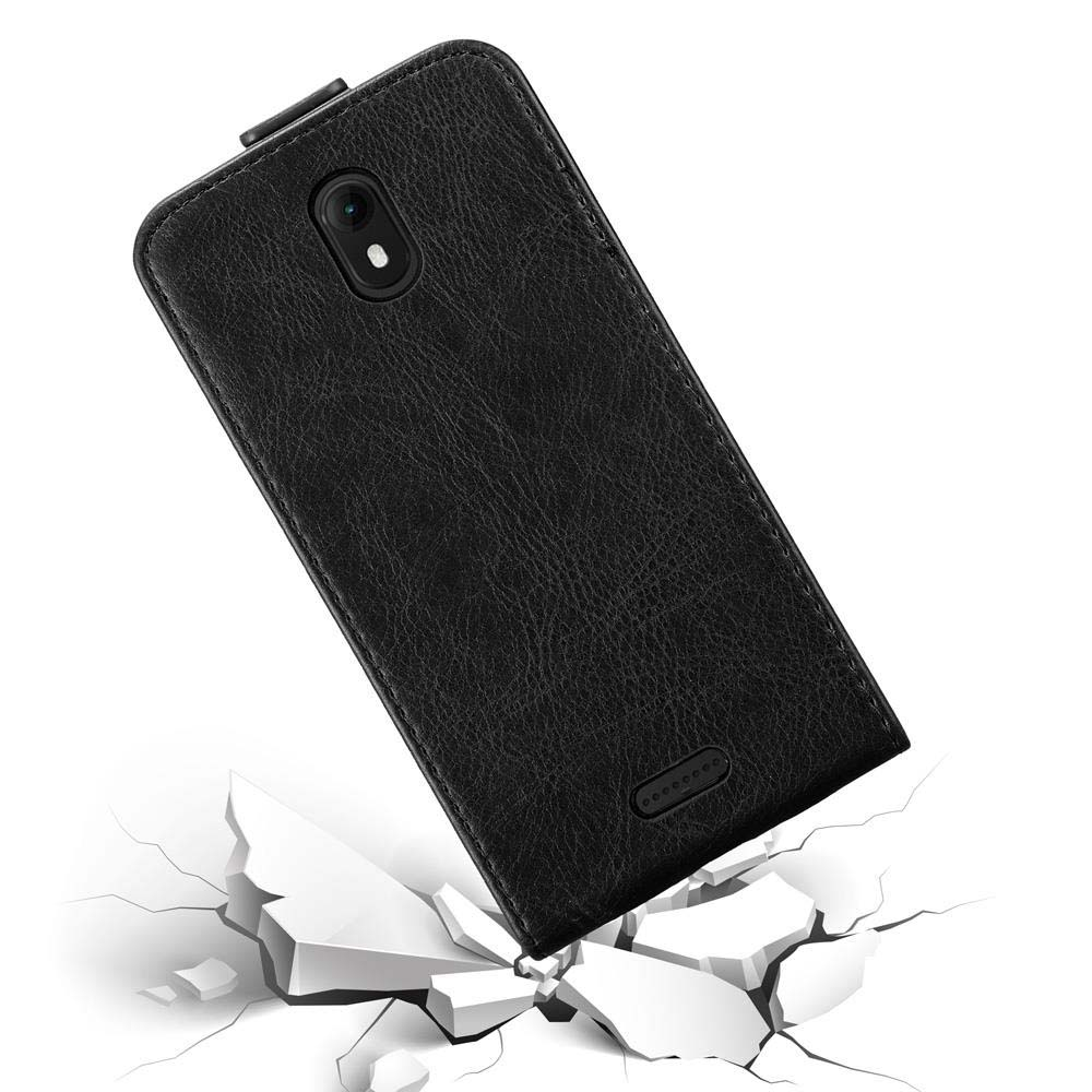 Schwarze Handyhülle auf einer zerbrochenen Oberfläche, die ein Telefon zeigt. Es hat ein robustes Design.