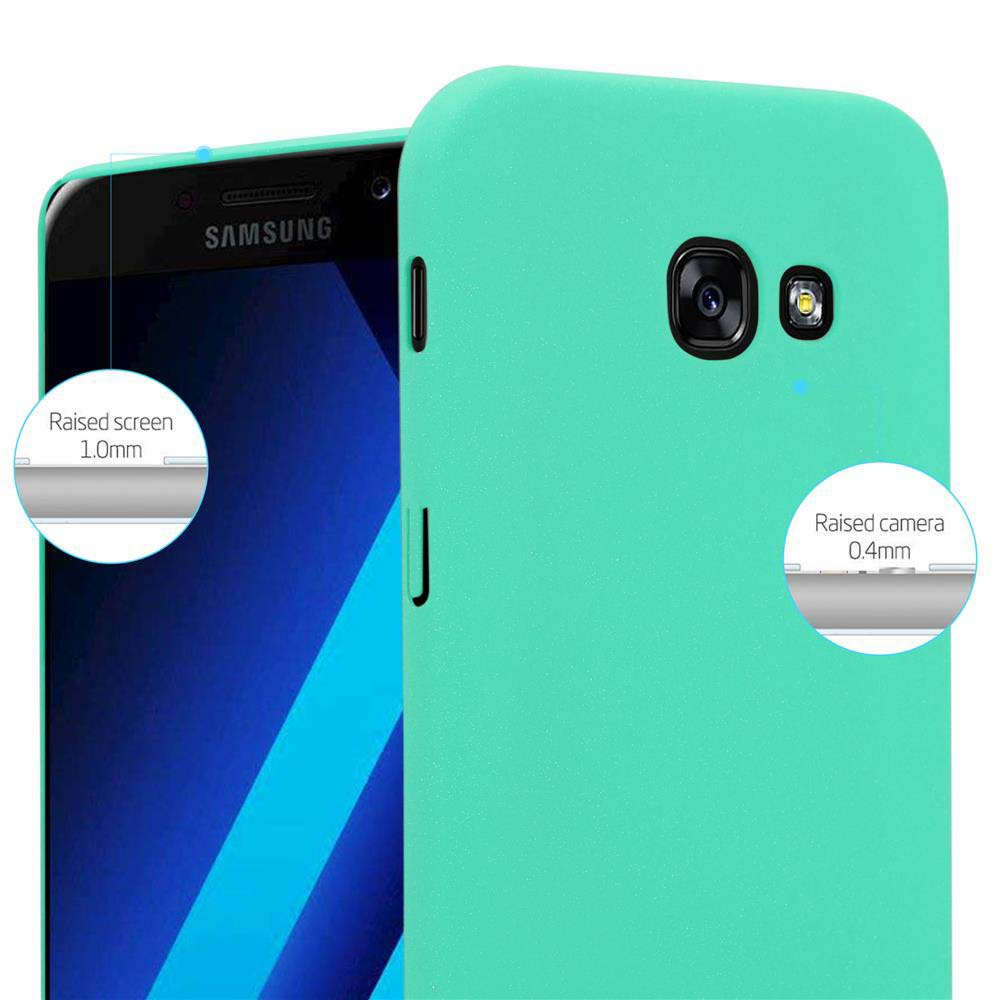 Eine türkisfarbene Handyhülle auf einem Samsung-Telefon. Etiketten weisen auf erhöhten Bildschirm- und Kameraschutz hin.