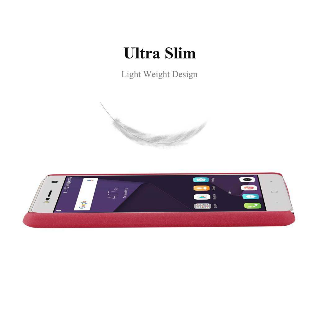 Telefon in roter Hülle. Die Hülle liegt flach auf einer weißen Oberfläche. Text oben: 'Ultra Slim', 'Light Weight Design'.