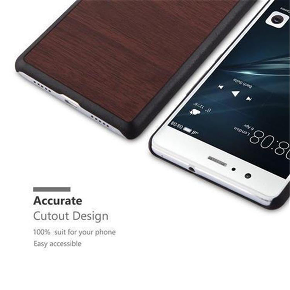 Un telefono, con una custodia in legno, e lo schermo acceso che mostra l'ora e la data. Testo: Design di ritaglio accurato.